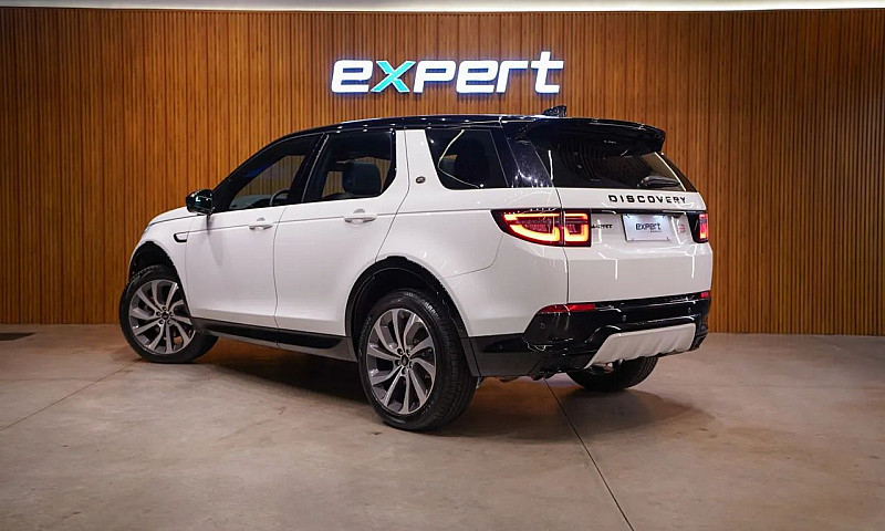 Land Rover Discovery...