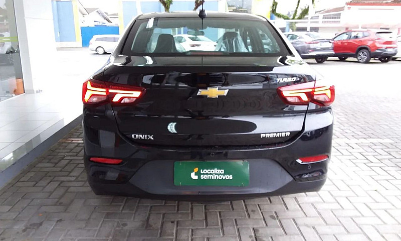 Chevrolet Onix Plus ...