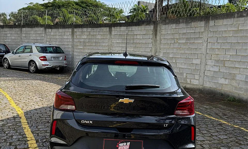 Chevrolet Onix Hatch...