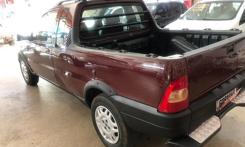 Fiat/ Strada Ce 2004...