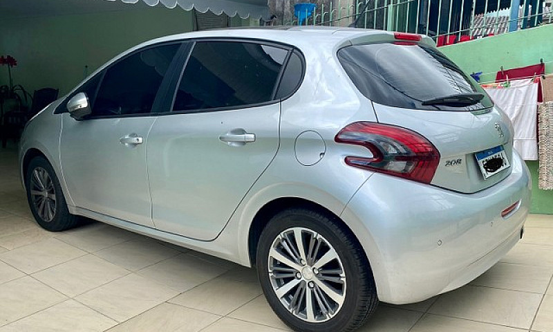 Peugeot 208 Griffe 2...