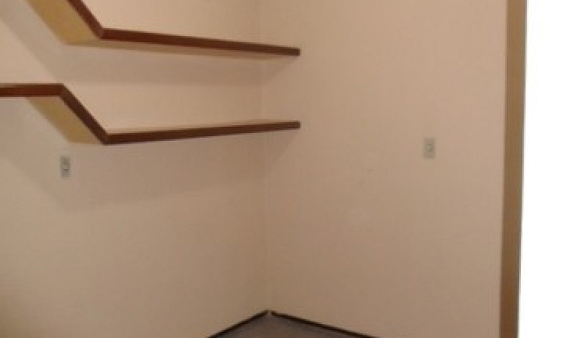Alugo Casa Com 50 M²...