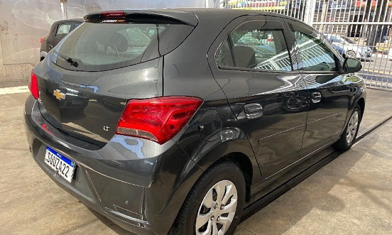 Chevolet Onix Lt 1.0...