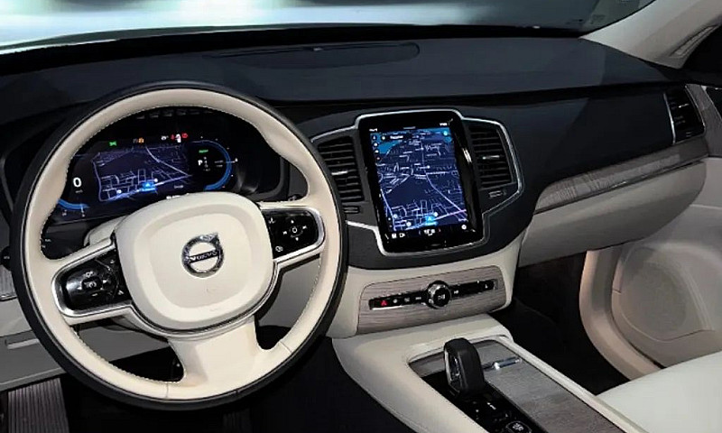 Volvo Xc-90 T-8 Plus...