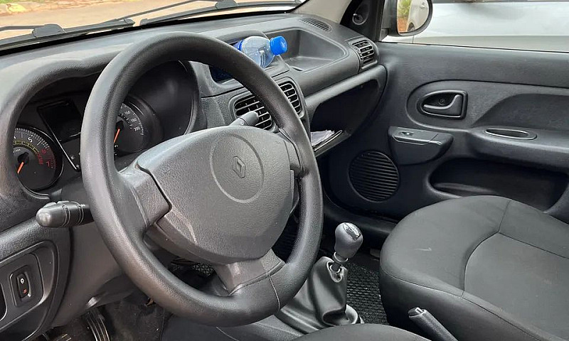 Renault Clio Authent...