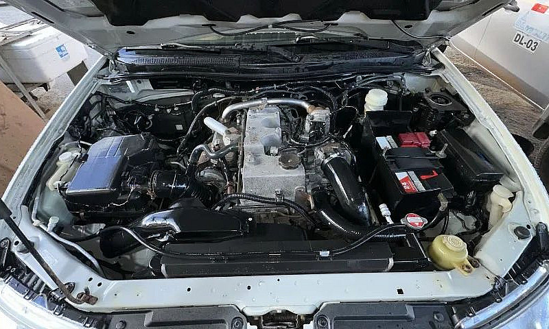 Mitsubishi Pajero Da...