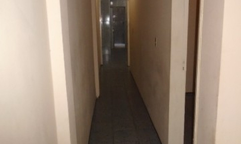 Alugo Casa Com 50 M²...