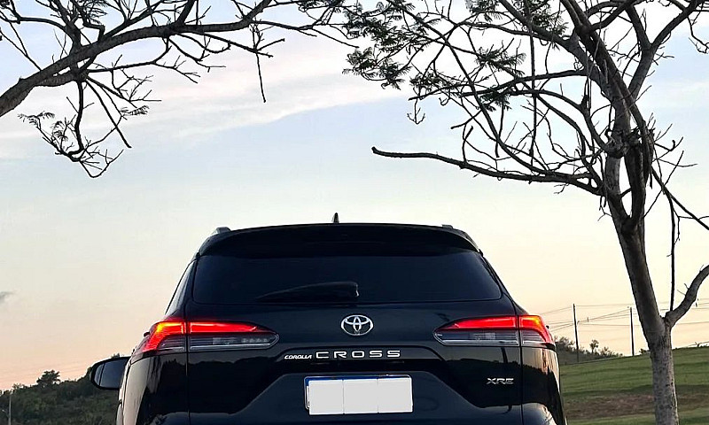 Toyota Corolla Cross...