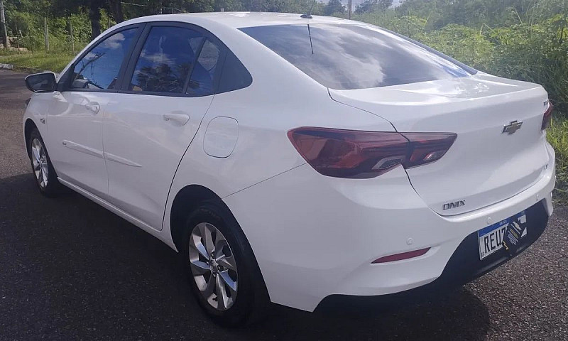 Chevrolet Onix Plus ...