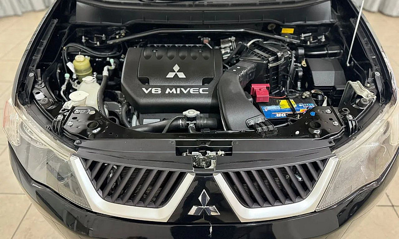 Mitsubishi Outlander...