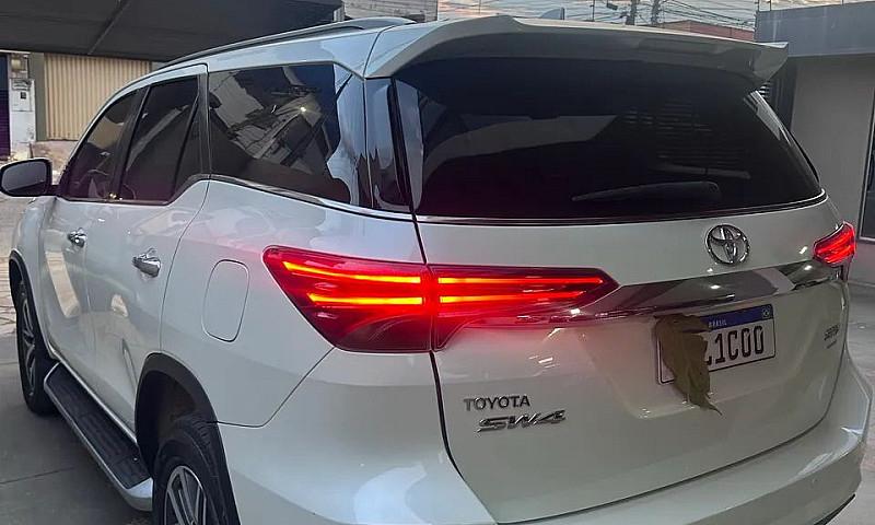 Toyota Hilux Sw4 Srx...