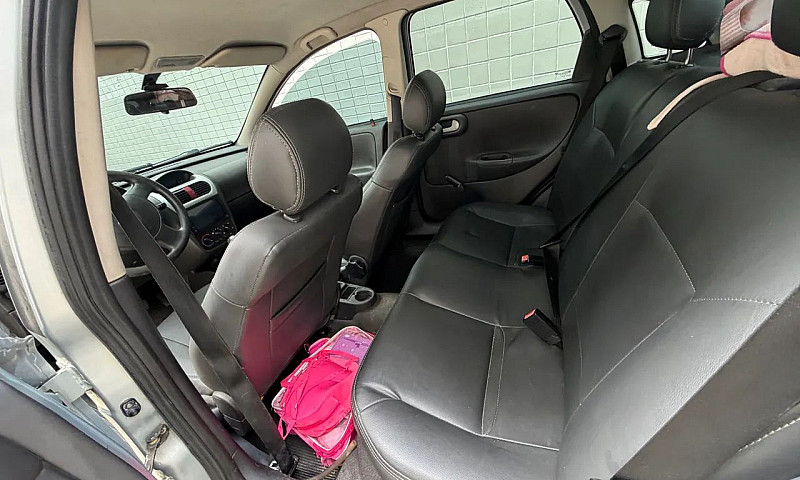 Chevrolet Corsa Sed....