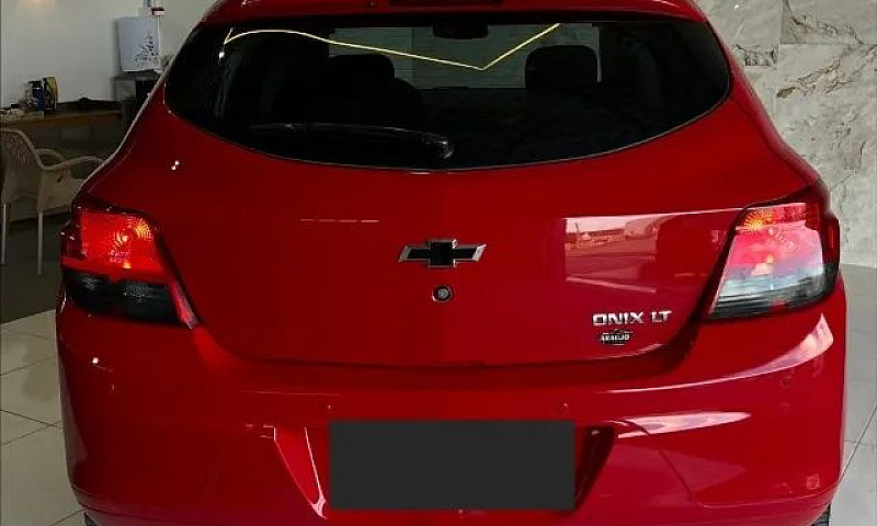 Chevrolet Onix Hatch...
