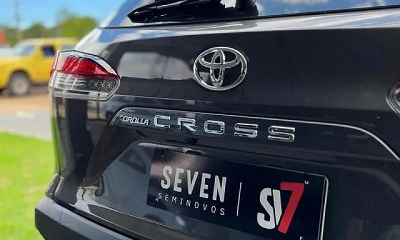 Toyota Corolla Cross...