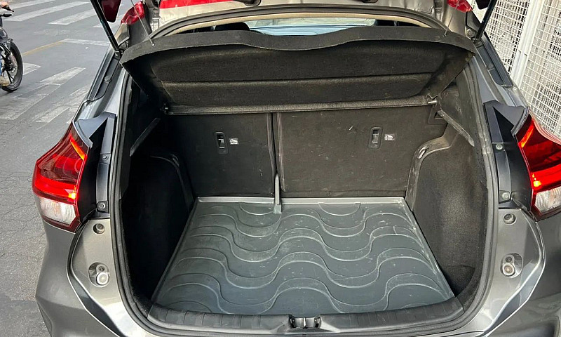 Nissan Kicks Xplay 1...