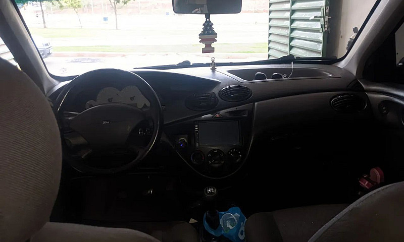 Ford Focus 1.6 S/Se/...