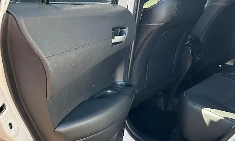 Toyota Corolla Cross...
