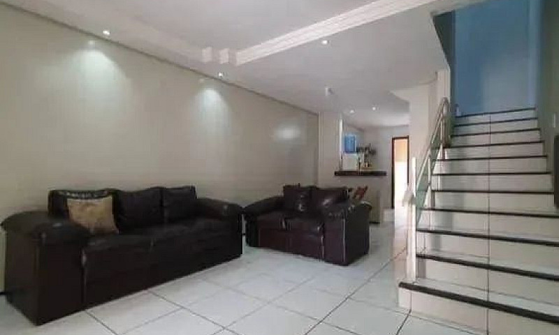 Casa Com 3 Dormitóri...