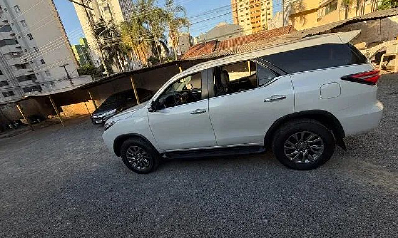 Toyota Hilux Sw4 Srx...