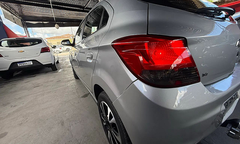 Chevrolet Onix Hatch...