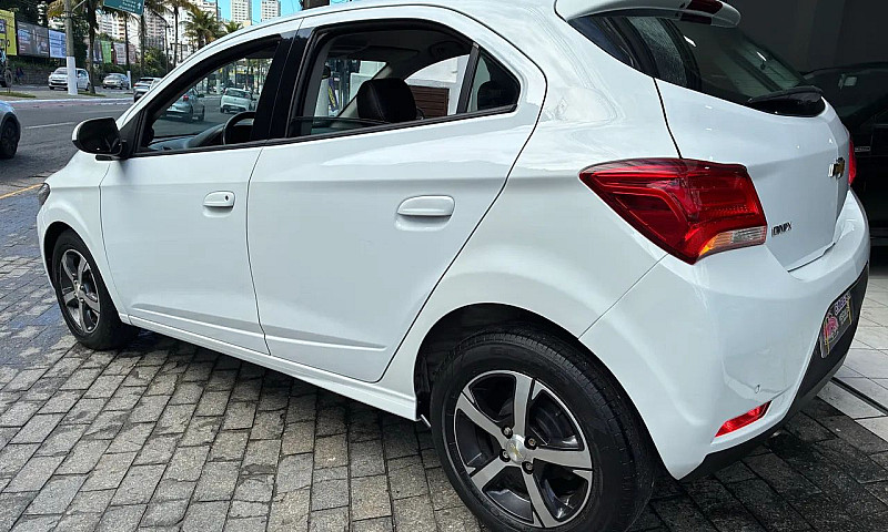 Chevrolet Onix Hatch...