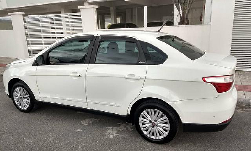 Fiat Grand Siena Com...