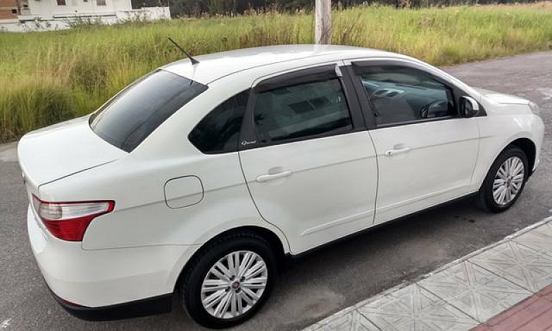 Fiat Grand Siena Com...