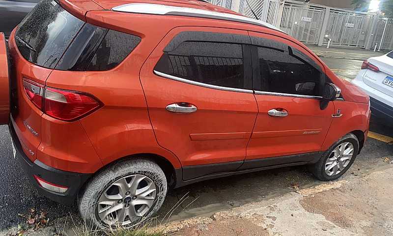Ford Ecosport Titani...