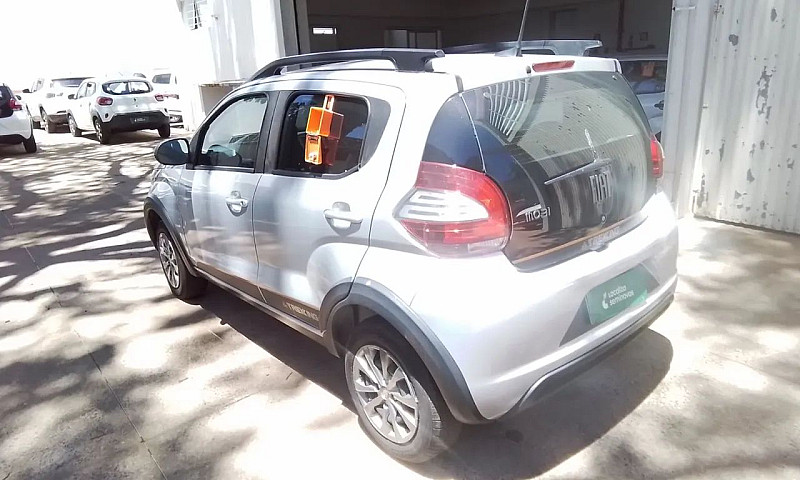 Fiat Mobi Trekking 1...
