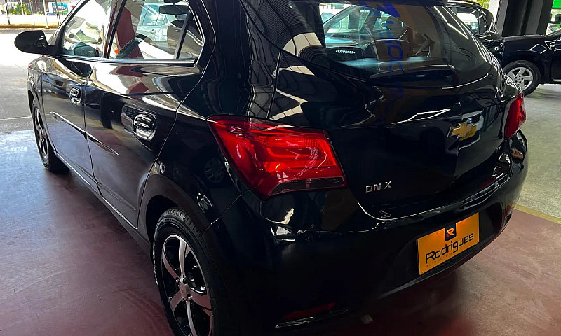 Chevrolet Onix 1.4 M...