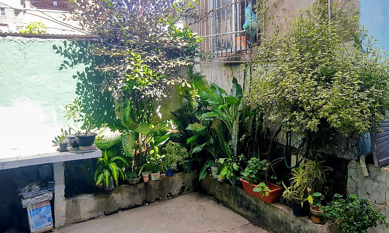 Vendo Casa Com Um Po...