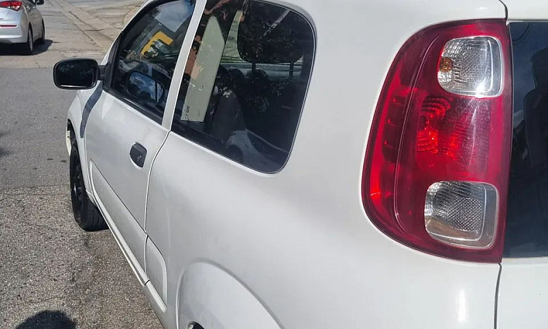 Fiat Uno Vivace 2016...