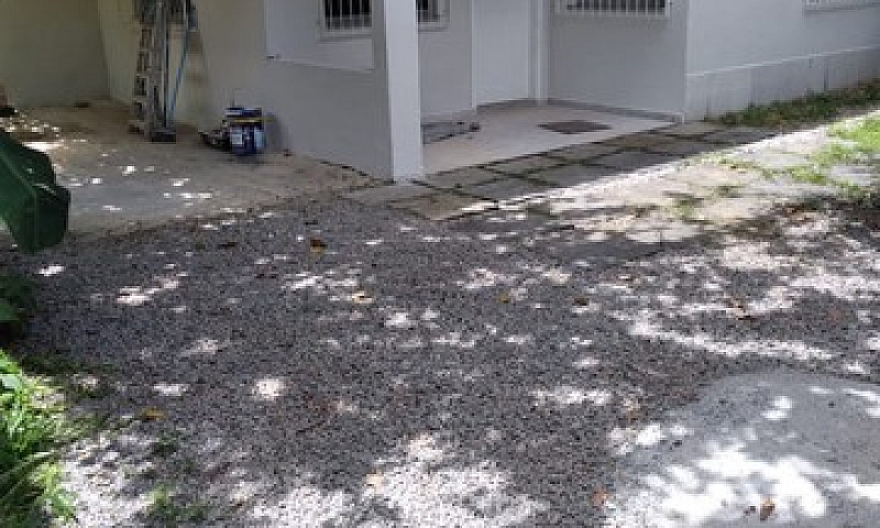 Alugo Casa...