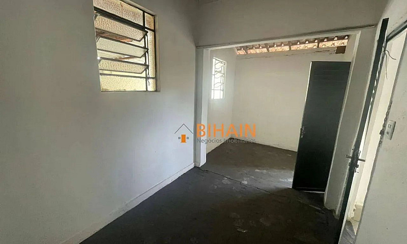 Casa Com 4 Dormitóri...