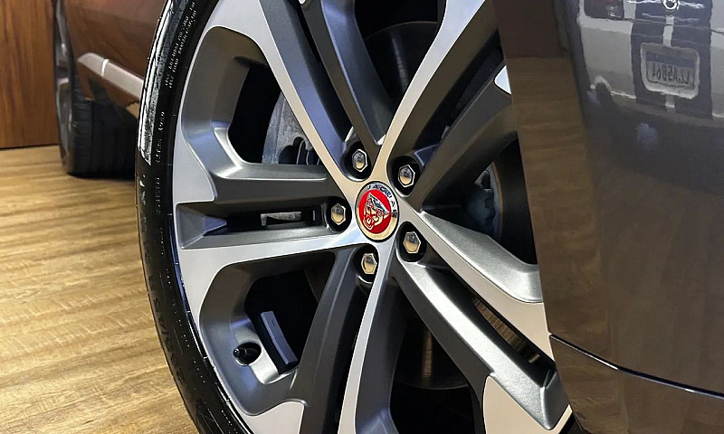 Jaguar F-Pace P340 S...