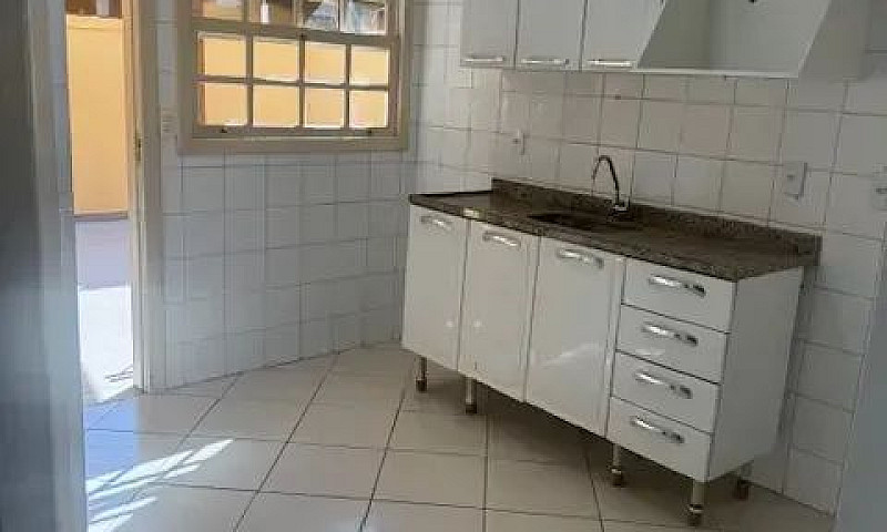 Casa De Condomínio P...