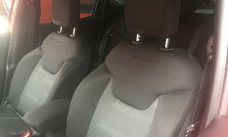 Jeep Renegade Logitu...