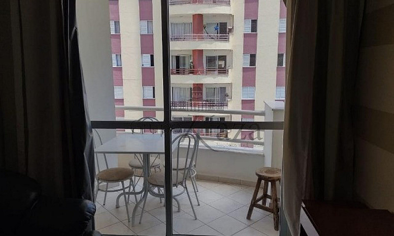 Apartamento / Padrão...