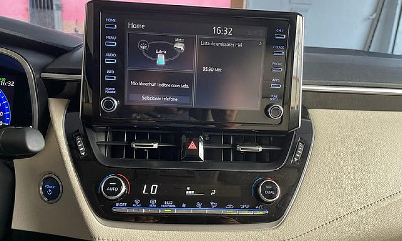 Corolla Altis Hybrid...