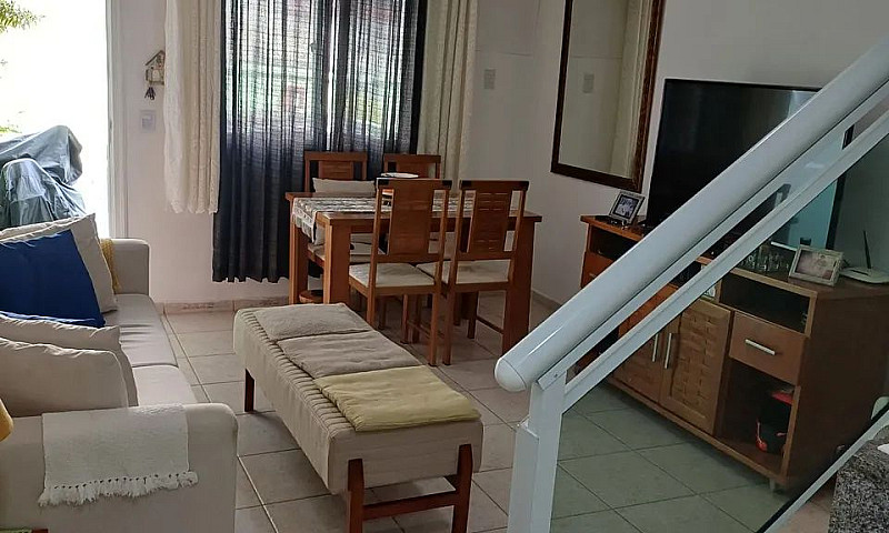 Excelente Casa Tripl...