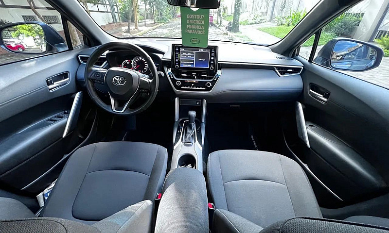 Toyota Corolla Cross...