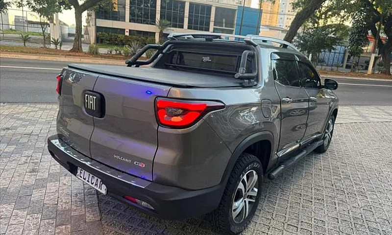 Fiat Toro Volcano 2....