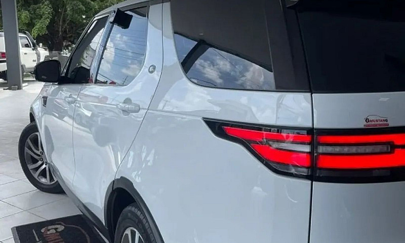 Land Rover Discovery...