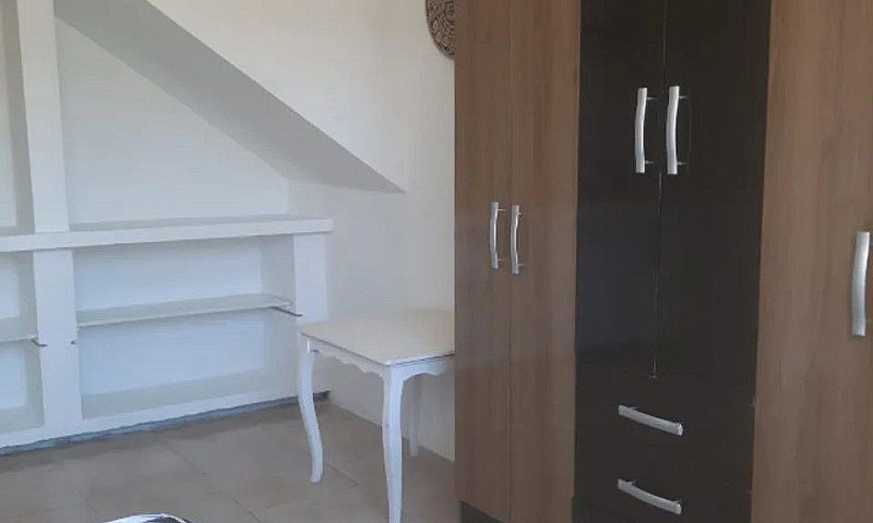 Quarto Para Moça - A...