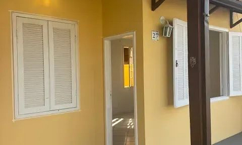 Casa De Condomínio P...