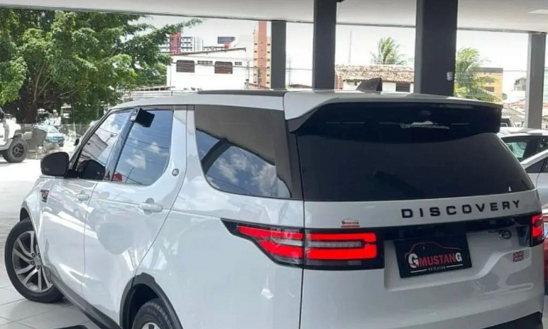 Land Rover Discovery...