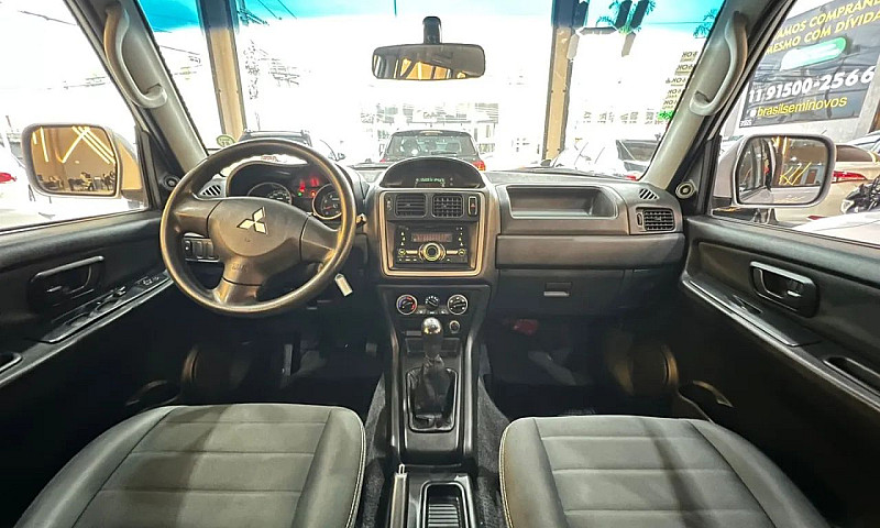 Mitsubishi Pajero Tr...