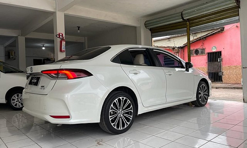 Corolla Altis Hybrid...