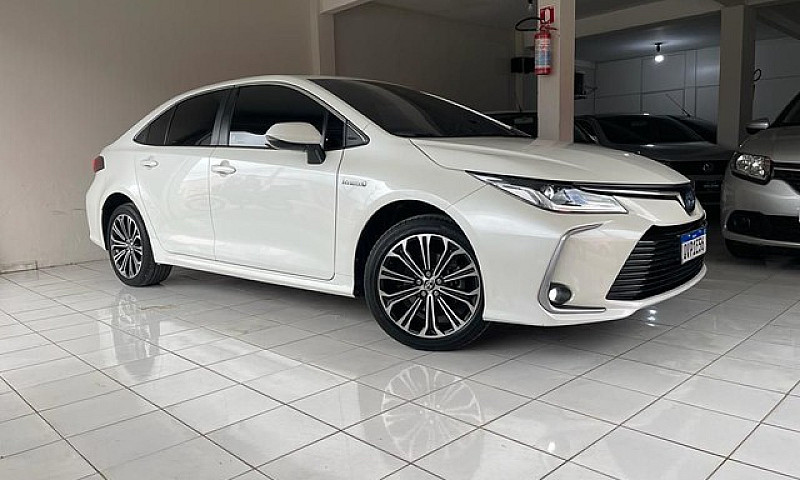 Corolla Altis Hybrid...