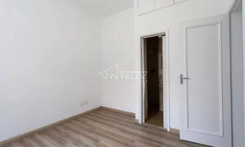 Apartamento-À Venda-...